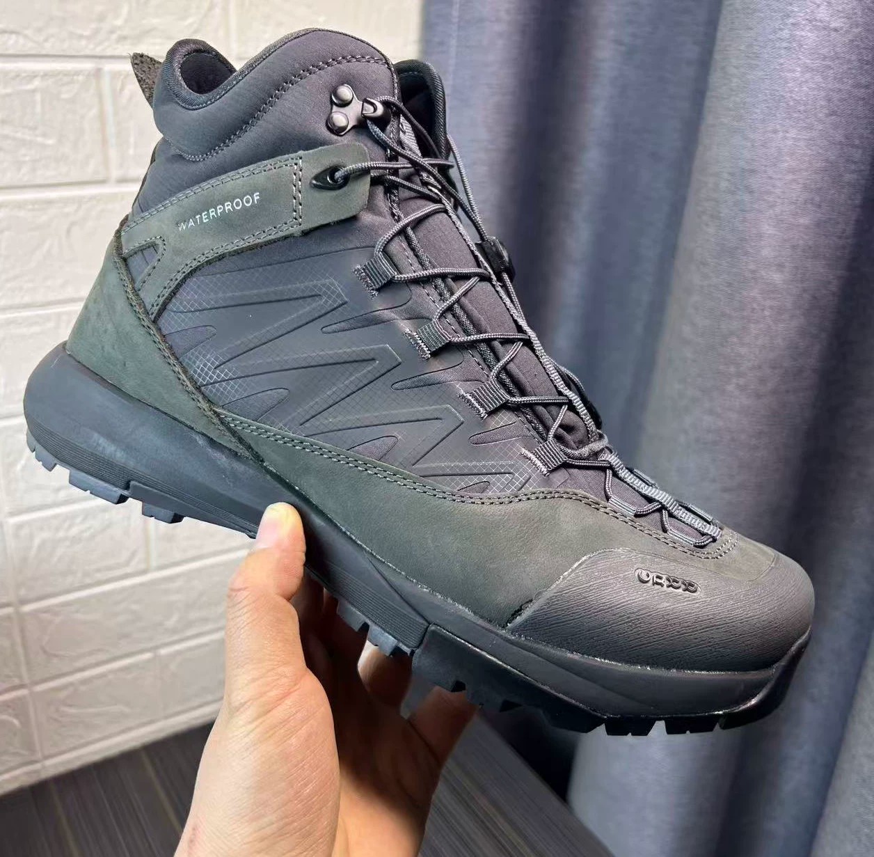 High Top Hiking Leather Shoes  - Hunting Outdoor Brands review and price